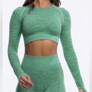 Women’s ECHT Arise Camo Set Long Sleeve Crop Top and Leggings Green Size S